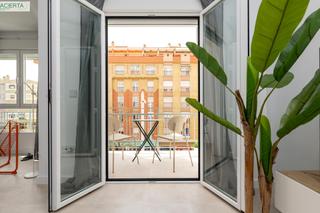 Pis  Camino de ronda. Piso amplio y luminoso en camino de ronda, junto a las flores  u