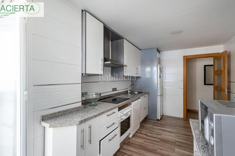 Foto 976940a6-176e-411b-bf79-07446fa40eb9. Etagenwohnung mit heizung in Camino de Ronda Granada