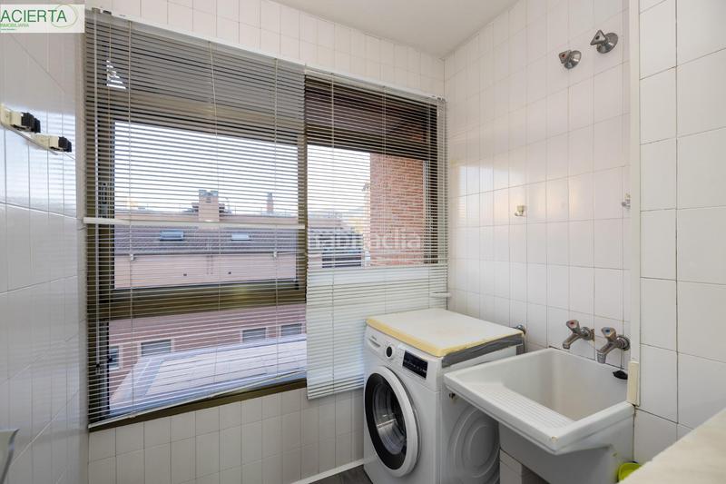 Foto eac87fe2-6a7e-40a7-af59-0ae4f02ae277. Piso en avenida de la constitucion 22 piso en avenida constitución en Granada