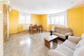 Casa aparellada  Calle calle luis de góngora, 1. Bonita pareada en alhendín con amplias comodidades