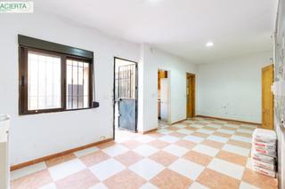 Maison  Calle raso del peral 25. Vivienda con local comercial y múltiples posibilidades en fuente