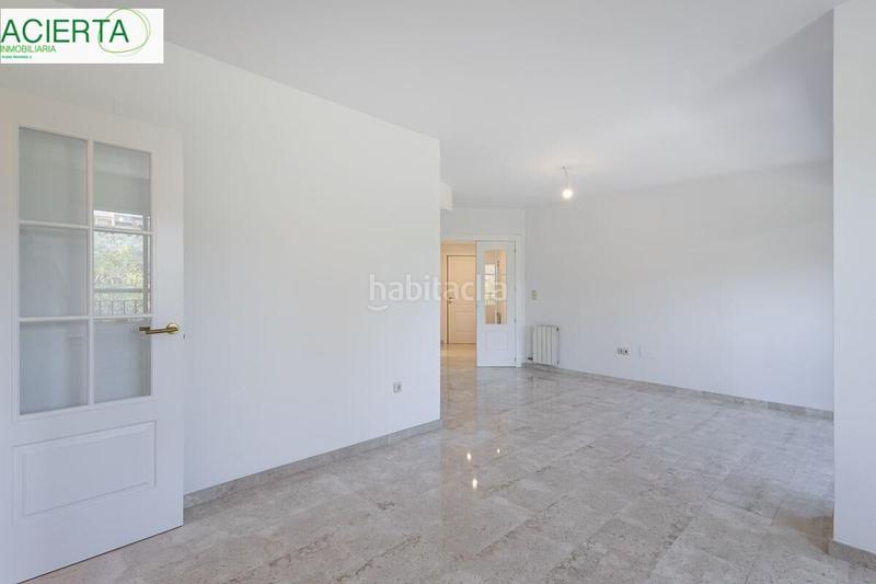 Foto 02230c9b-0900-4433-8b14-9ac647afd878. Flat with heating parking in Rosaleda - Juventud Granada