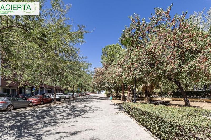 Foto 2dc7dfb6-6cf4-465a-9364-aad578d346bc. Flat with heating parking in Rosaleda - Juventud Granada