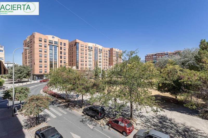 Foto 5451cc36-e0fa-4da7-8cdc-788114b2af29. Flat with heating parking in Rosaleda - Juventud Granada