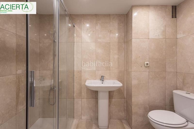 Foto 800e3f3f-02b6-46f9-b14f-a5f69eed7732. Flat with heating parking in Rosaleda - Juventud Granada