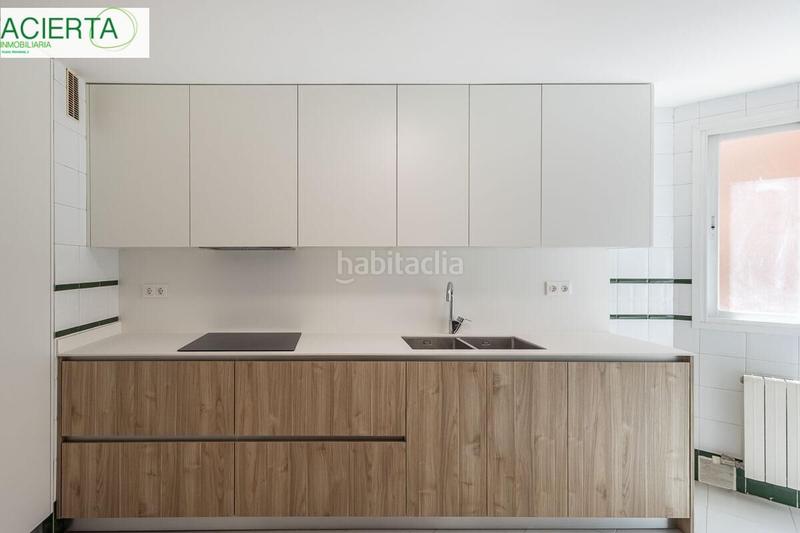 Foto c096f473-b46f-452c-bfe5-134fed11158e. Flat with heating parking in Rosaleda - Juventud Granada