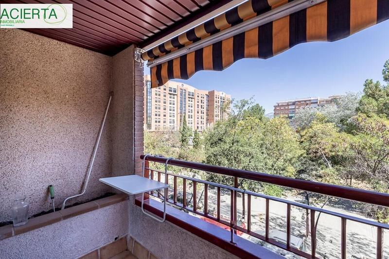 Foto d0edc9ee-1802-4280-a579-efe871258ba5. Flat with heating parking in Rosaleda - Juventud Granada