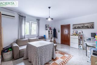 Planta baixa  Plaza del duque de san pedro de galatino 7. Gran oportunidad en una de las zonas más top de granada!