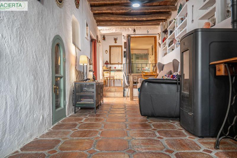 Foto bb7ef330-17ca-4c65-981b-f86576303577. Casa adossada amb calefacció a Nigüelas