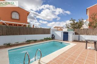 Casa  Calle hella 8. Casa en jun