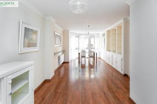 Appartement à Las flores 10. Piso en venta en calle arabial, centro  granada