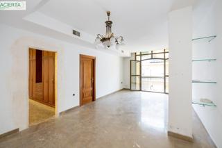 Piso  Angel ganivet. En venta piso en granada centro con terraza en ganivet
