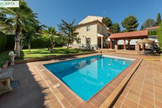 Xalet  Calle calle de alonso cano. Imponente chalet en otura