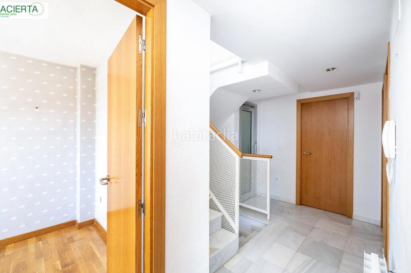 Foto 0480b62b-0527-421a-8609-ca720e15427a. Casa bifamiliare con riscaldamento parcheggio piscina in Granada