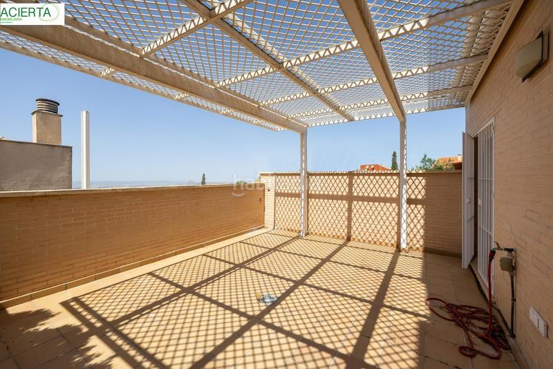 Foto 14d04a17-8ea5-4796-89e6-4001f34fedac. Casa bifamiliare con riscaldamento parcheggio piscina in Granada