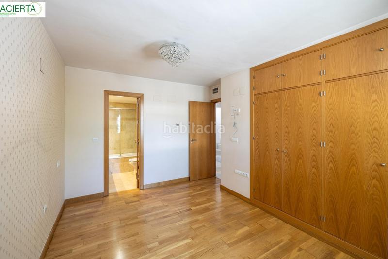 Foto 41597349-6331-41f7-9a82-1b98c333740e. Casa bifamiliare con riscaldamento parcheggio piscina in Granada