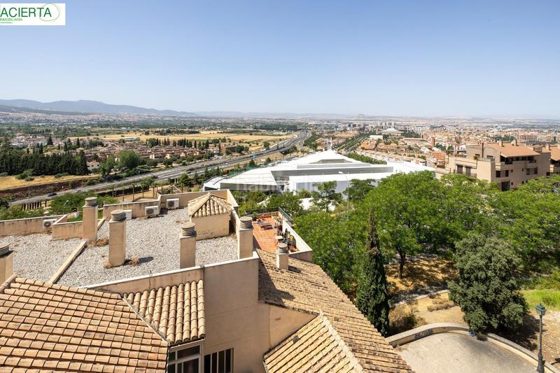 Foto c9429a52-d152-48b4-84ea-ca7fa0fced7d. Casa bifamiliare con riscaldamento parcheggio piscina in Granada