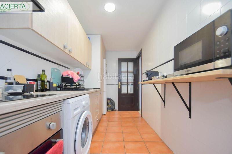 Foto d57d0aa0-6bb0-46c1-a1b7-d40f54081f94. Appartement in La Zubia Ciudad Zubia (La)