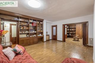 Piso  Avenida de madrid. Gran piso en avenida de madrid