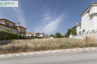 Terreny residencial a Calle virgen blanca 5. Magnífica parcela urbana de 430 m2 en cájar
