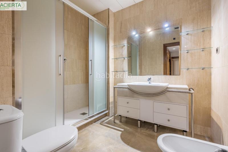 Foto 3019a1bd-f176-4fa0-a1c7-9d1d91c1f8ca. Piso fantastico piso en angel ganivet en San Matías - Realejo Granada