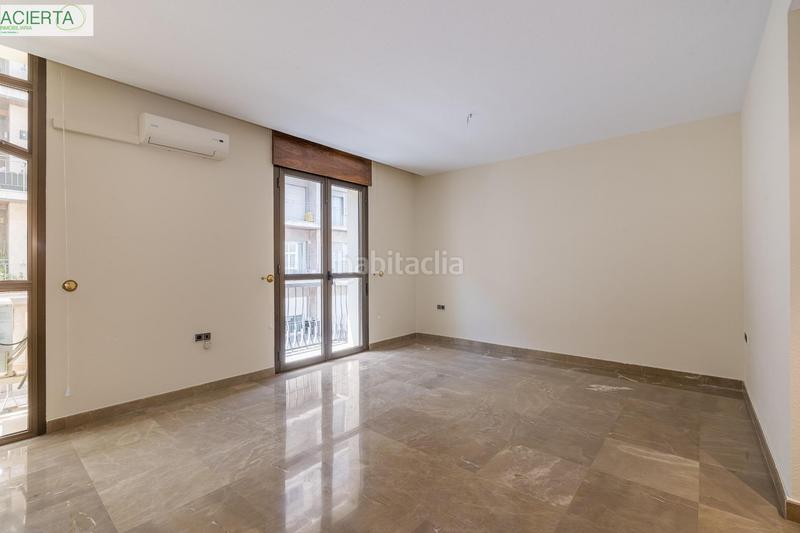 Foto e7ba120b-a10c-4651-a1ee-e9743a477967. Piso fantastico piso en angel ganivet en San Matías - Realejo Granada