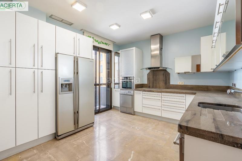 Foto f5210fd2-e6b3-41df-af56-b22a45c41b41. Piso fantastico piso en angel ganivet en San Matías - Realejo Granada