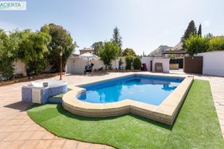 Chalet  Calle fco.fdez.santos(ur.pretel. Chalet exclusivo con piscina y jardín en urbanización pretel en