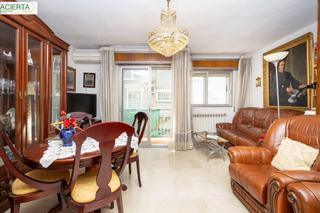 Pis  Calle veracruz. Piso de 3 dormitorios en venta en el corazón de granada  zona al