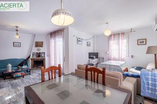 Casa  Calle hella 8. Casa en jun