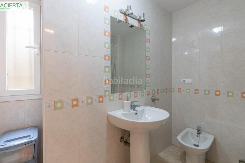 Foto eb78e703-3708-4092-ae68-ba52a7a52ab0. Etagenwohnung mit heizung in Centro - Sagrario Granada