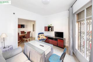 Pis  Calle triana baja. Venta de piso de 4 dormitorios y 2 baños en granada zona centro