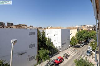 Pis  Calle río lecrín. Estupendo piso en zona vergeleszaidin.