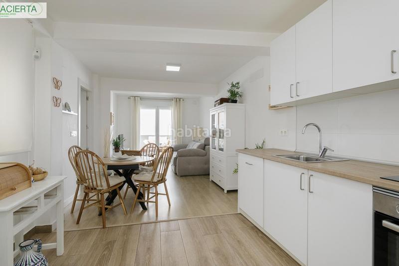 Foto 4444c055-3cbb-4503-8eff-e69859f6949d. Ático  moderno con terraza en zaidín en Barrio de Zaidín Granada