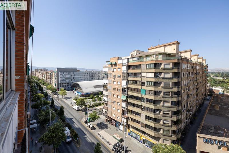 Foto 09396f08-7f62-442a-90a8-822fcde174ad. Pis a calle emperatriz eugenia 26 a Camino de Ronda Granada