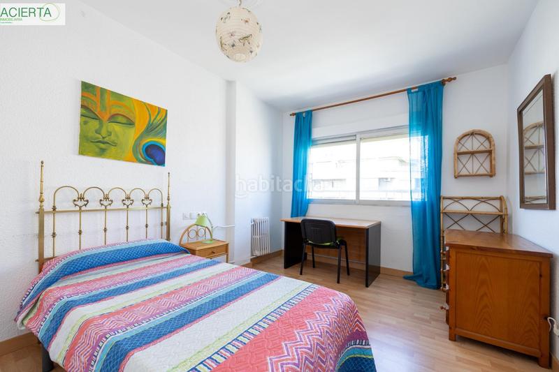 Foto fc38b86d-2f50-4d7c-bbb7-73ed2d2219c4. Pis a calle emperatriz eugenia 26 a Camino de Ronda Granada