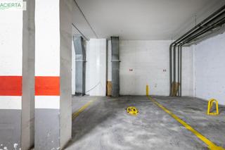 Parking coche  Calle morena. En venta una plaza de garaje en villarejo.