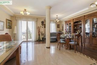 Doppelhaus  Calle casa suiza. Vistas excepcionales y lujo en residencial privado!