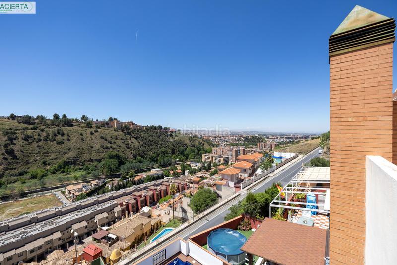 Foto ca7d4bfe-b26b-4238-94cf-22115b16a55d. Casa adosada espectacular casa ,nuevo acceso de la alhambra en Granada