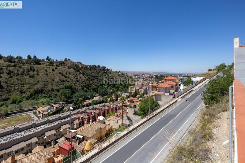 Foto d1ceefce-8579-4f70-b0f9-066aedb646d0. Casa adosada espectacular casa ,nuevo acceso de la alhambra en Granada