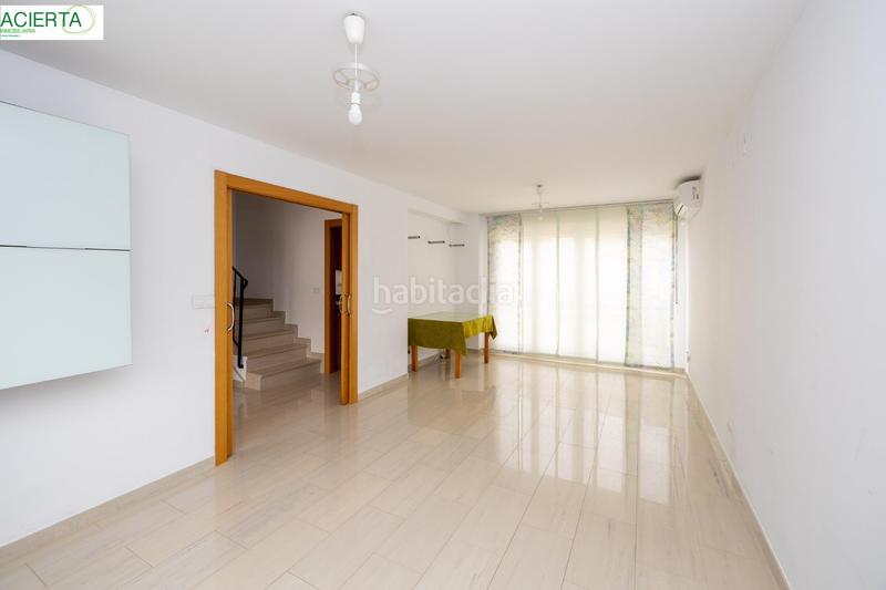 Foto a7ab27fc-d0ce-44c5-8aa1-b62e30df8296. Casa adosada  en gojar. en Gójar