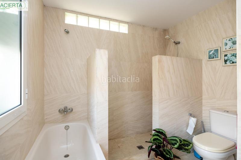 Foto 68c3f1bb-1436-4e39-848e-cb01ea098057. Chalet  independiente en acceso a la alhambra. en Granada