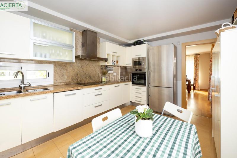 Foto de840192-3235-4cd1-b37d-a5d316340282. Chalet  independiente en acceso a la alhambra. en Granada