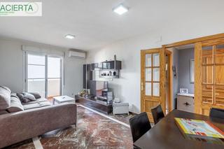 Pis  Calle campanario. Piso de 2 dormitorios  plaza de garaje. urbanización privada en