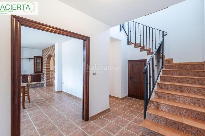 Foto 2b96b702-f4fd-4012-9574-6f2fe57fee46. Maison avec parking dans Beas de Granada