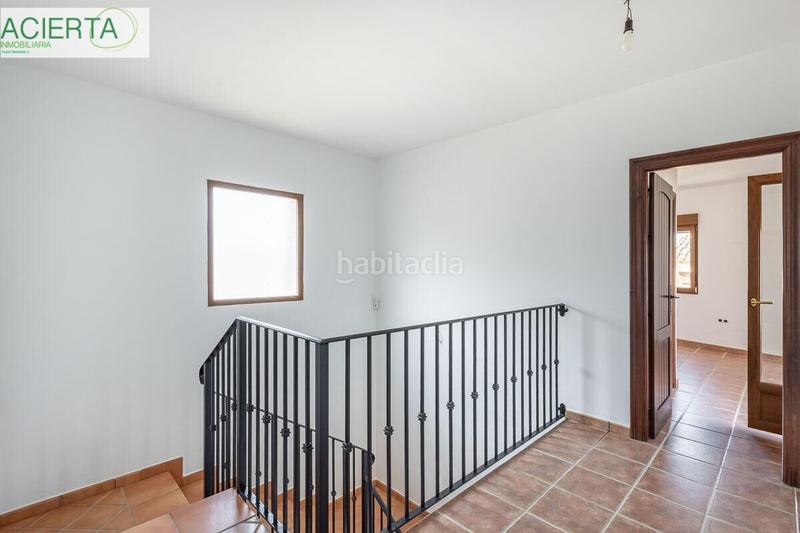 Foto a0229fe6-7778-4e9f-99c5-755b0f237a37. Maison avec parking dans Beas de Granada