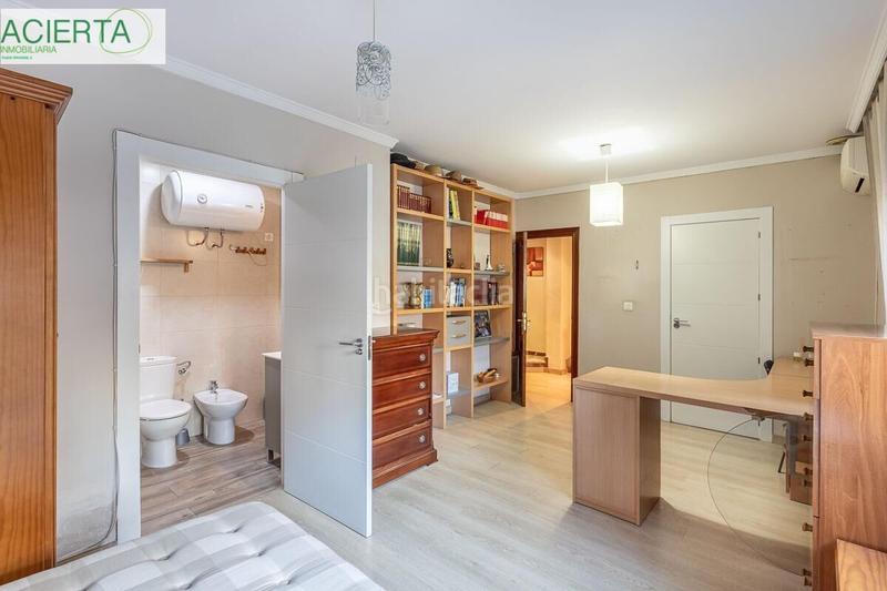 Foto e2648f2b-4d71-4209-8002-5ff768d38657. Casa adossada amb calefacció a San Francisco Javier Granada