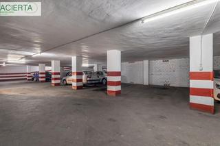 Aparcament cotxe a Calle cisne 22. Garaje en calle cisne  pajaritos