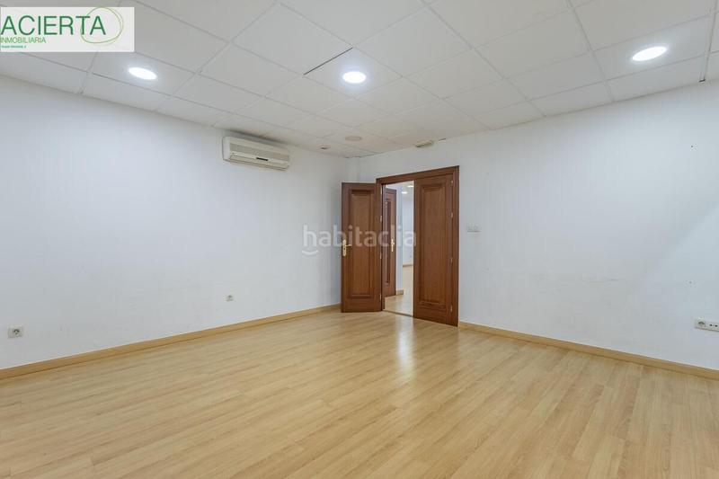 Foto 103d9c69-d7e7-4dc7-a38a-c477bb0c2fc9. Locale commerciale in Barrio de Zaidín Granada