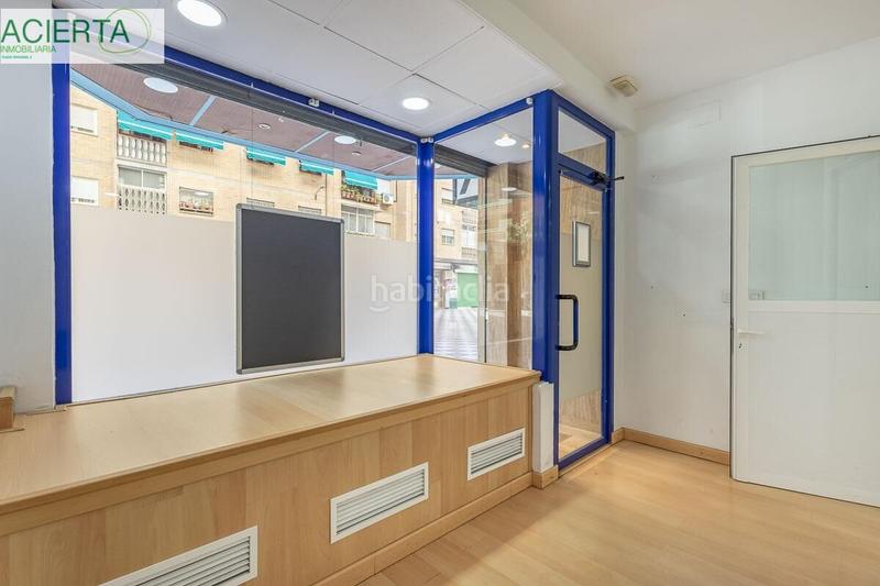 Foto 1749ce9f-fef8-4c2d-a1bc-6ea87cc66d50. Locale commerciale in Barrio de Zaidín Granada